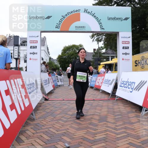 30.08.2026 - Blankeneser Heldenlauf Lena Gebhardt http://msf.ph/oto/10077696 30.08.2026 10:48:56 Ziel 5060, 5251, 5730, 5731 meine-sportfotos.de