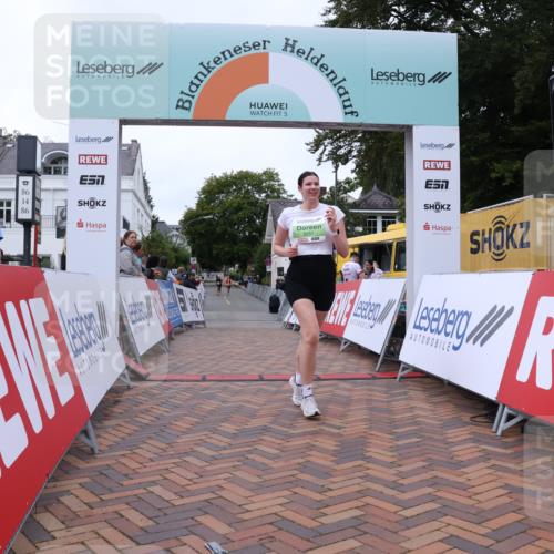 30.08.2026 - Blankeneser Heldenlauf Lena Gebhardt http://msf.ph/oto/10077699 30.08.2026 10:48:59 Ziel 5060, 5251 meine-sportfotos.de