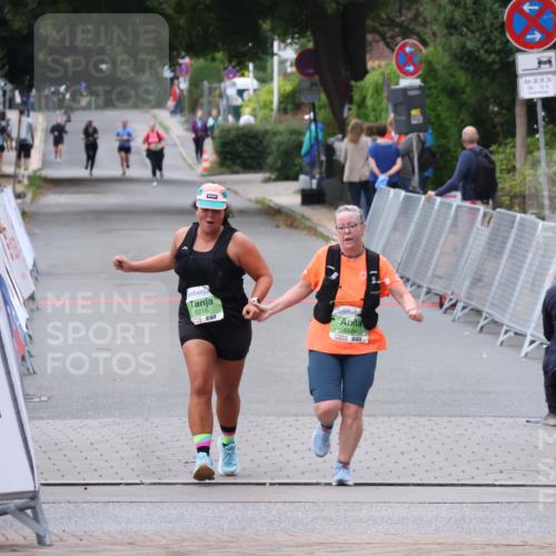 30.08.2026 - Blankeneser Heldenlauf Lena Gebhardt http://msf.ph/oto/10077701 30.08.2026 10:49:08 Ziel  meine-sportfotos.de