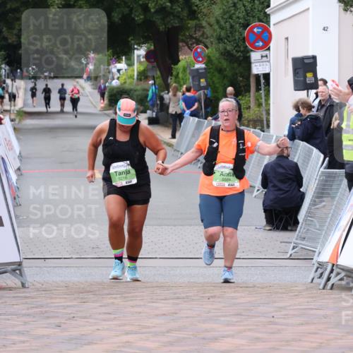 30.08.2026 - Blankeneser Heldenlauf Lena Gebhardt http://msf.ph/oto/10077703 30.08.2026 10:49:10 Ziel  meine-sportfotos.de