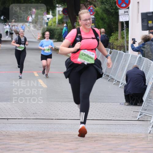30.08.2026 - Blankeneser Heldenlauf Lena Gebhardt http://msf.ph/oto/10077712 30.08.2026 10:49:42 Ziel 5234 meine-sportfotos.de