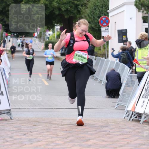 30.08.2026 - Blankeneser Heldenlauf Lena Gebhardt http://msf.ph/oto/10077713 30.08.2026 10:49:43 Ziel 5234 meine-sportfotos.de