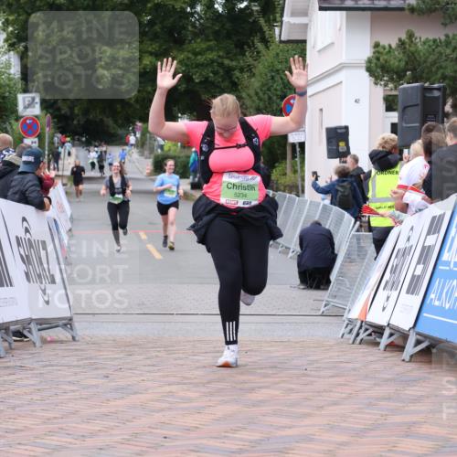 30.08.2026 - Blankeneser Heldenlauf Lena Gebhardt http://msf.ph/oto/10077714 30.08.2026 10:49:43 Ziel 5234 meine-sportfotos.de