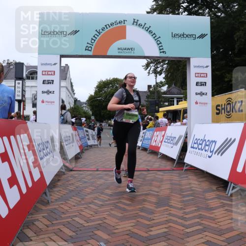 30.08.2026 - Blankeneser Heldenlauf Lena Gebhardt http://msf.ph/oto/10077723 30.08.2026 10:49:55 Ziel 5477, 5512 meine-sportfotos.de