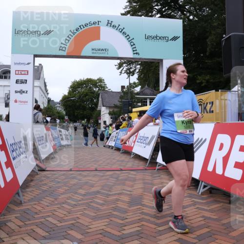 30.08.2026 - Blankeneser Heldenlauf Lena Gebhardt http://msf.ph/oto/10077727 30.08.2026 10:49:56 Ziel 5477, 5512 meine-sportfotos.de