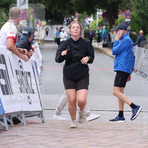 30.08.2026 - Blankeneser Heldenlauf Lena Gebhardt http://msf.ph/oto/10077728 30.08.2026 10:50:08 Ziel 5412 meine-sportfotos.de