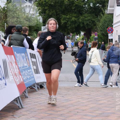 30.08.2026 - Blankeneser Heldenlauf Lena Gebhardt http://msf.ph/oto/10077730 30.08.2026 10:50:10 Ziel 5412 meine-sportfotos.de