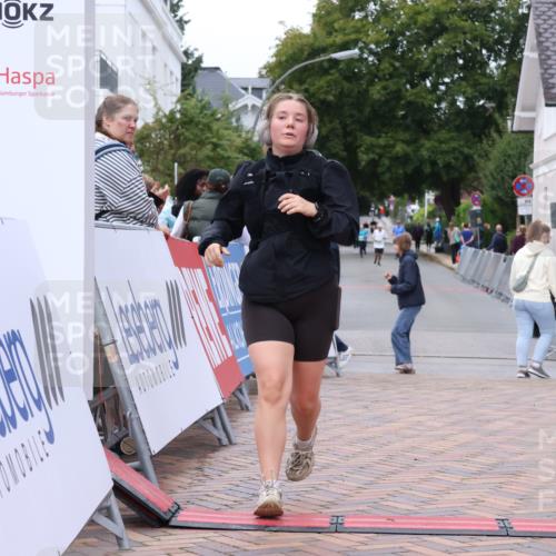 30.08.2026 - Blankeneser Heldenlauf Lena Gebhardt http://msf.ph/oto/10077731 30.08.2026 10:50:11 Ziel 5412 meine-sportfotos.de