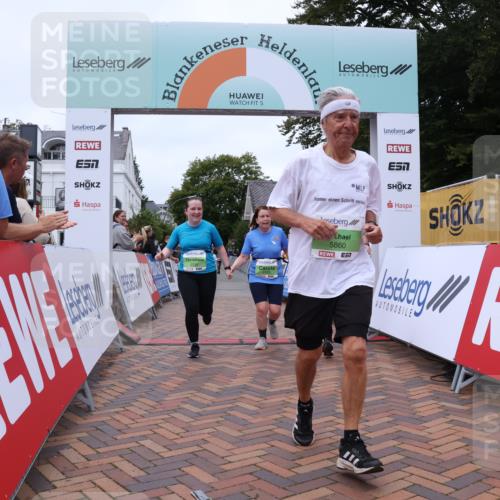 30.08.2026 - Blankeneser Heldenlauf Lena Gebhardt http://msf.ph/oto/10077742 30.08.2026 10:50:40 Ziel 5136, 5707, 5831, 5860 meine-sportfotos.de