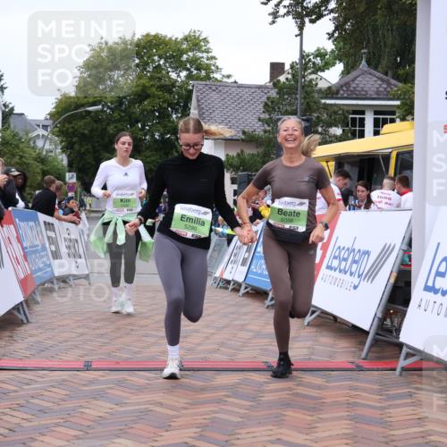 30.08.2026 - Blankeneser Heldenlauf Lena Gebhardt http://msf.ph/oto/10077750 30.08.2026 10:50:49 Ziel 5056, 5102, 5290 meine-sportfotos.de