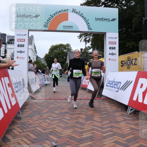 30.08.2026 - Blankeneser Heldenlauf Lena Gebhardt http://msf.ph/oto/10077751 30.08.2026 10:50:50 Ziel 5056, 5102, 5290 meine-sportfotos.de