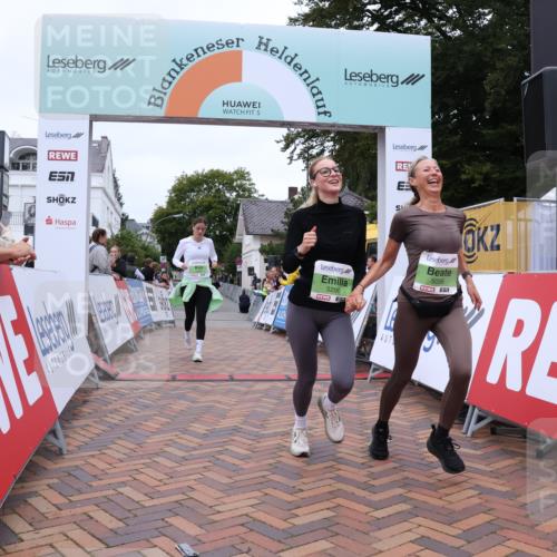 30.08.2026 - Blankeneser Heldenlauf Lena Gebhardt http://msf.ph/oto/10077752 30.08.2026 10:50:50 Ziel 5056, 5102, 5290 meine-sportfotos.de