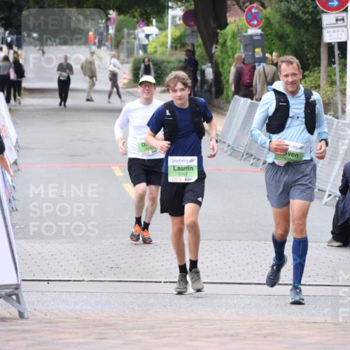 30.08.2026 - Blankeneser Heldenlauf Lena Gebhardt http://msf.ph/oto/10077799 30.08.2026 10:53:20 Ziel  meine-sportfotos.de
