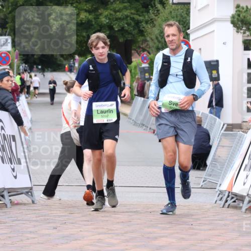 30.08.2026 - Blankeneser Heldenlauf Lena Gebhardt http://msf.ph/oto/10077801 30.08.2026 10:53:25 Ziel 5097, 5098, 5242 meine-sportfotos.de