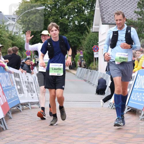 30.08.2026 - Blankeneser Heldenlauf Lena Gebhardt http://msf.ph/oto/10077802 30.08.2026 10:53:27 Ziel 5097, 5098, 5242 meine-sportfotos.de