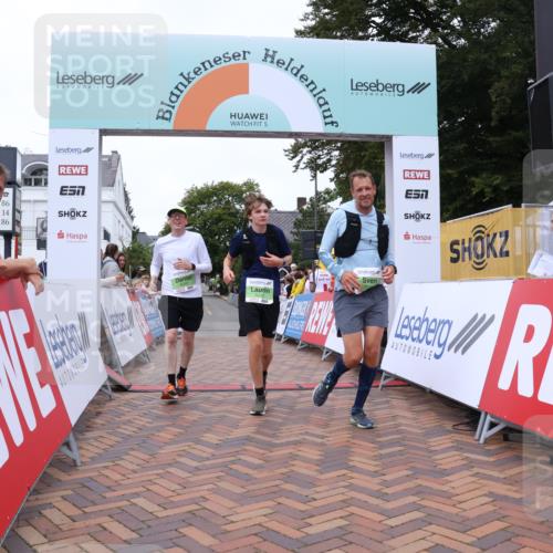 30.08.2026 - Blankeneser Heldenlauf Lena Gebhardt http://msf.ph/oto/10077803 30.08.2026 10:53:29 Ziel 5097, 5098, 5242 meine-sportfotos.de