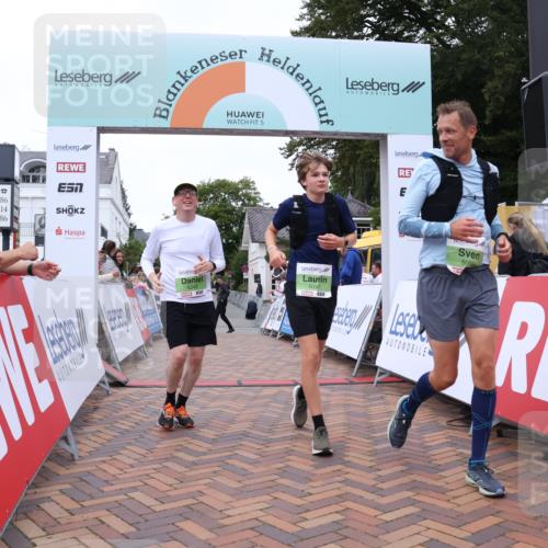 30.08.2026 - Blankeneser Heldenlauf Lena Gebhardt http://msf.ph/oto/10077805 30.08.2026 10:53:30 Ziel 5097, 5098, 5242 meine-sportfotos.de