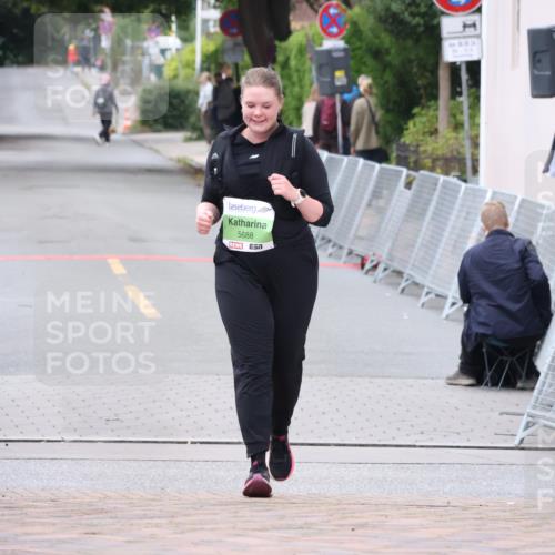 30.08.2026 - Blankeneser Heldenlauf Lena Gebhardt http://msf.ph/oto/10077809 30.08.2026 10:53:55 Ziel  meine-sportfotos.de