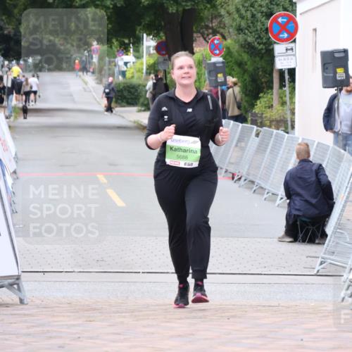 30.08.2026 - Blankeneser Heldenlauf Lena Gebhardt http://msf.ph/oto/10077810 30.08.2026 10:53:56 Ziel  meine-sportfotos.de