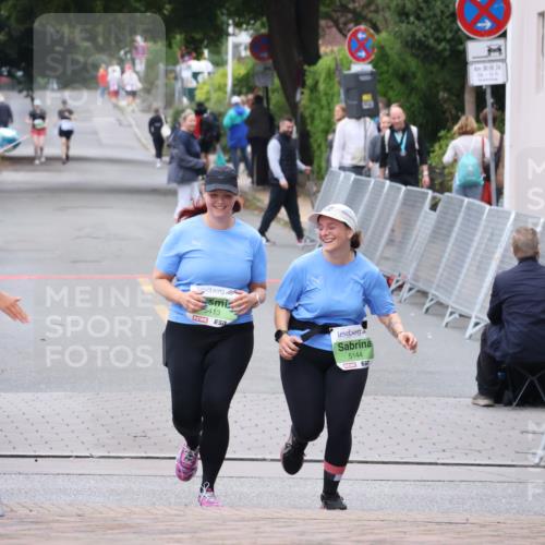 30.08.2026 - Blankeneser Heldenlauf Lena Gebhardt http://msf.ph/oto/10077819 30.08.2026 10:58:45 Ziel  meine-sportfotos.de