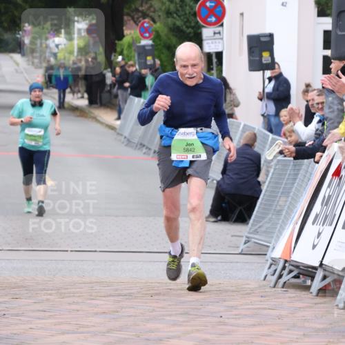 30.08.2026 - Blankeneser Heldenlauf Lena Gebhardt http://msf.ph/oto/10077844 30.08.2026 11:02:37 Ziel 5842 meine-sportfotos.de
