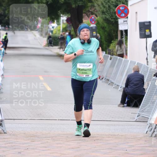 30.08.2026 - Blankeneser Heldenlauf Lena Gebhardt http://msf.ph/oto/10077852 30.08.2026 11:02:45 Ziel 5842 meine-sportfotos.de