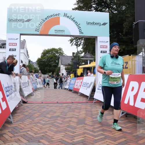 30.08.2026 - Blankeneser Heldenlauf Lena Gebhardt http://msf.ph/oto/10077857 30.08.2026 11:02:52 Ziel 5490 meine-sportfotos.de