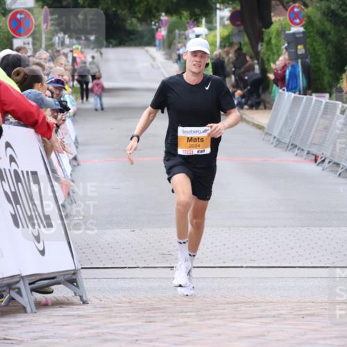 30.08.2026 - Blankeneser Heldenlauf Lena Gebhardt http://msf.ph/oto/10077860 30.08.2026 11:09:12 Ziel 2034 meine-sportfotos.de