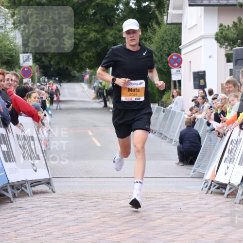 30.08.2026 - Blankeneser Heldenlauf Lena Gebhardt http://msf.ph/oto/10077862 30.08.2026 11:09:14 Ziel 2034 meine-sportfotos.de