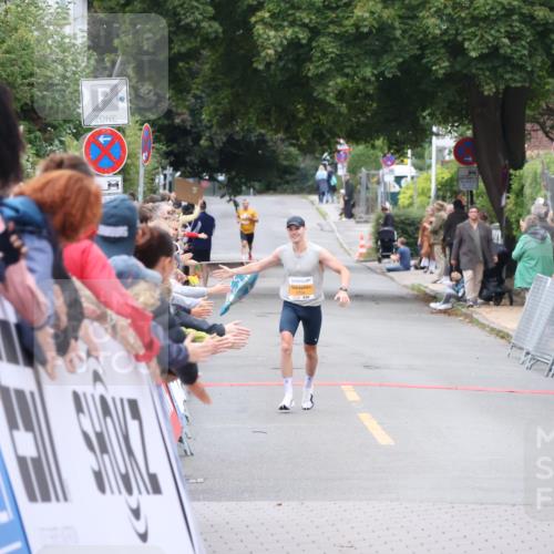 30.08.2026 - Blankeneser Heldenlauf Lena Gebhardt http://msf.ph/oto/10077868 30.08.2026 11:14:26 Ziel  meine-sportfotos.de
