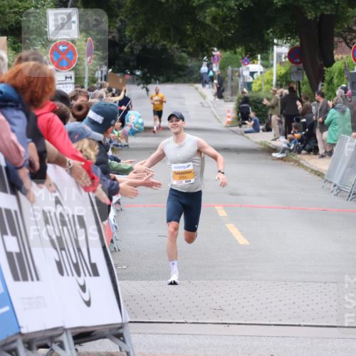 30.08.2026 - Blankeneser Heldenlauf Lena Gebhardt http://msf.ph/oto/10077870 30.08.2026 11:14:28 Ziel  meine-sportfotos.de