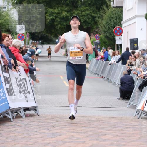 30.08.2026 - Blankeneser Heldenlauf Lena Gebhardt http://msf.ph/oto/10077874 30.08.2026 11:14:33 Ziel 2724 meine-sportfotos.de