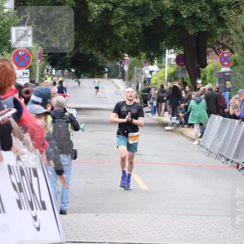 30.08.2026 - Blankeneser Heldenlauf Lena Gebhardt http://msf.ph/oto/10077887 30.08.2026 11:15:47 Ziel  meine-sportfotos.de