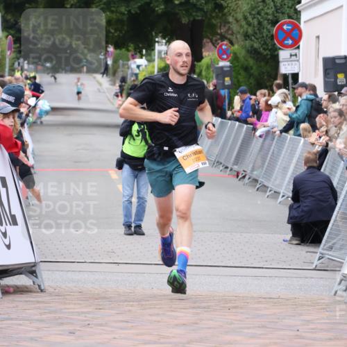 30.08.2026 - Blankeneser Heldenlauf Lena Gebhardt http://msf.ph/oto/10077890 30.08.2026 11:15:52 Ziel 2237 meine-sportfotos.de