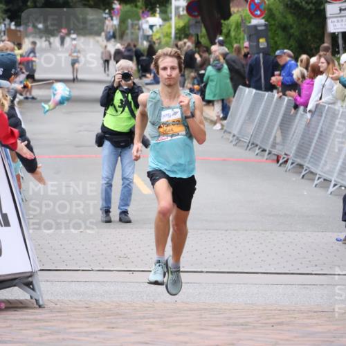 30.08.2026 - Blankeneser Heldenlauf Lena Gebhardt http://msf.ph/oto/10077896 30.08.2026 11:16:21 Ziel 2644 meine-sportfotos.de