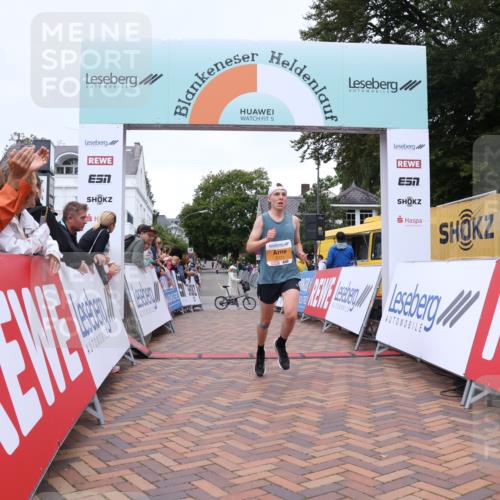 30.08.2026 - Blankeneser Heldenlauf Lena Gebhardt http://msf.ph/oto/10077905 30.08.2026 11:16:49 Ziel 2111 meine-sportfotos.de