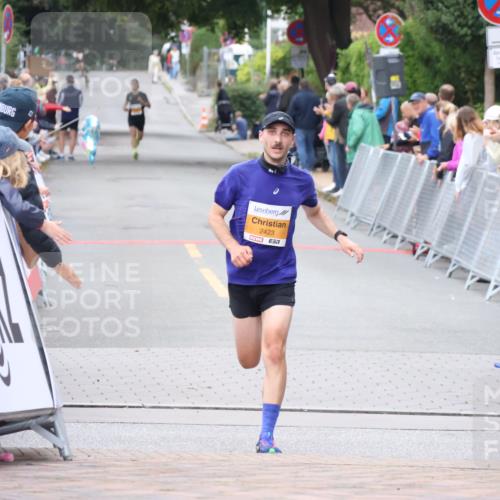 30.08.2026 - Blankeneser Heldenlauf Lena Gebhardt http://msf.ph/oto/10077949 30.08.2026 11:18:00 Ziel 2423 meine-sportfotos.de