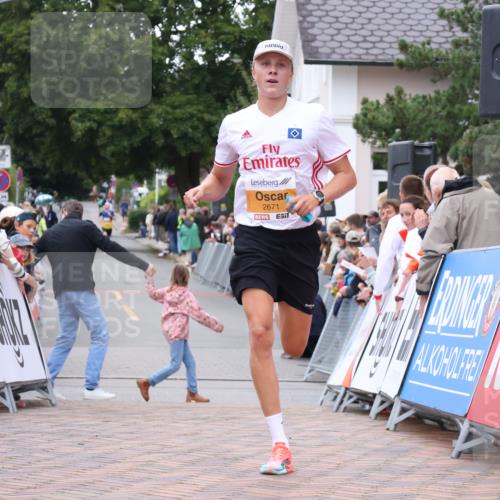 30.08.2026 - Blankeneser Heldenlauf Lena Gebhardt http://msf.ph/oto/10077982 30.08.2026 11:19:31 Ziel 2671, 2679 meine-sportfotos.de