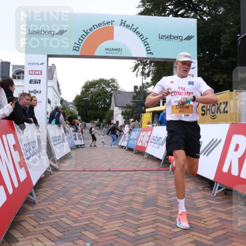 30.08.2026 - Blankeneser Heldenlauf Lena Gebhardt http://msf.ph/oto/10077986 30.08.2026 11:19:33 Ziel 2671, 2679 meine-sportfotos.de