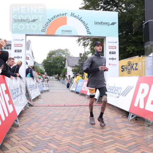 30.08.2026 - Blankeneser Heldenlauf Lena Gebhardt http://msf.ph/oto/10077999 30.08.2026 11:21:49 Ziel 2570 meine-sportfotos.de