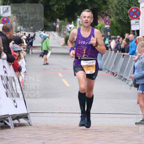 30.08.2026 - Blankeneser Heldenlauf Lena Gebhardt http://msf.ph/oto/10078034 30.08.2026 11:25:10 Ziel 2394, 2545 meine-sportfotos.de