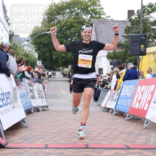 30.08.2026 - Blankeneser Heldenlauf Lena Gebhardt http://msf.ph/oto/10078043 30.08.2026 11:25:42 Ziel 2313 meine-sportfotos.de