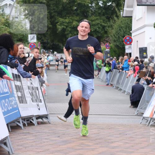 30.08.2026 - Blankeneser Heldenlauf Lena Gebhardt http://msf.ph/oto/10078057 30.08.2026 11:25:58 Ziel  meine-sportfotos.de
