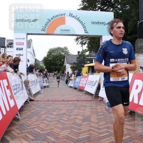 30.08.2026 - Blankeneser Heldenlauf Lena Gebhardt http://msf.ph/oto/10078068 30.08.2026 11:26:13 Ziel 2345, 2499 meine-sportfotos.de