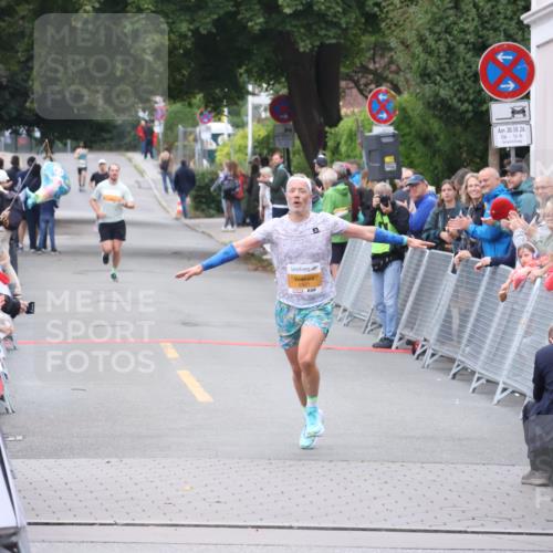 30.08.2026 - Blankeneser Heldenlauf Lena Gebhardt http://msf.ph/oto/10078080 30.08.2026 11:26:27 Ziel 2189 meine-sportfotos.de