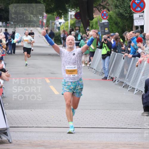 30.08.2026 - Blankeneser Heldenlauf Lena Gebhardt http://msf.ph/oto/10078082 30.08.2026 11:26:29 Ziel 2189 meine-sportfotos.de