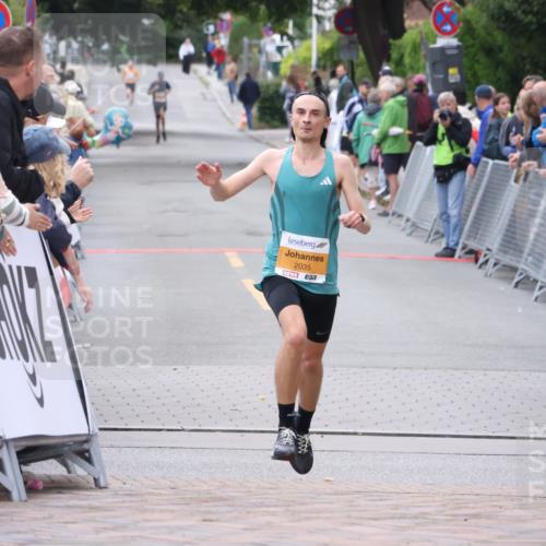 30.08.2026 - Blankeneser Heldenlauf Lena Gebhardt http://msf.ph/oto/10078107 30.08.2026 11:27:08 Ziel 2035 meine-sportfotos.de