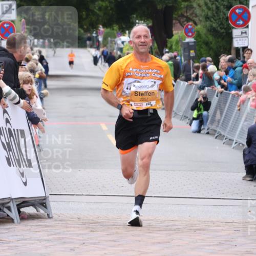 30.08.2026 - Blankeneser Heldenlauf Lena Gebhardt http://msf.ph/oto/10078122 30.08.2026 11:27:44 Ziel 2198, 2257 meine-sportfotos.de