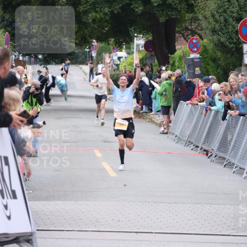 30.08.2026 - Blankeneser Heldenlauf Lena Gebhardt http://msf.ph/oto/10078150 30.08.2026 11:29:30 Ziel 2631, 2840 meine-sportfotos.de