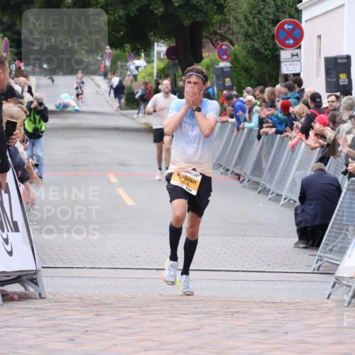 30.08.2026 - Blankeneser Heldenlauf Lena Gebhardt http://msf.ph/oto/10078155 30.08.2026 11:29:35 Ziel  meine-sportfotos.de